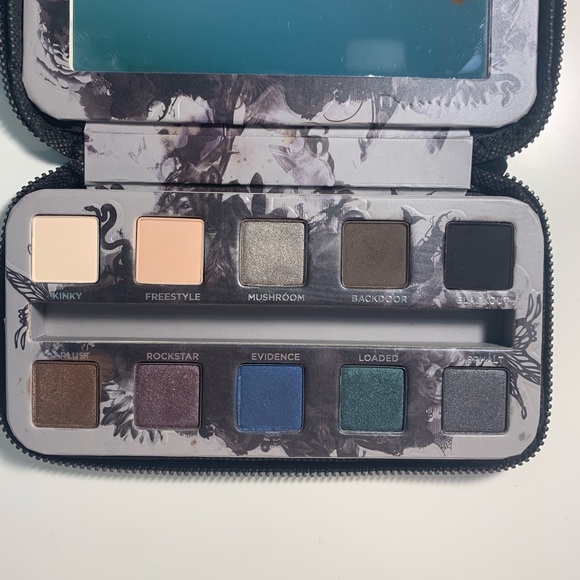 urban decay eyeshadow palette - Picture 2 of 4